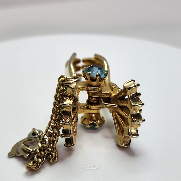 Vintage 1950 Bylle Co Clasped Hands Glove Holder Clip *Gold/Blue* EUC - Picture 11 of 17